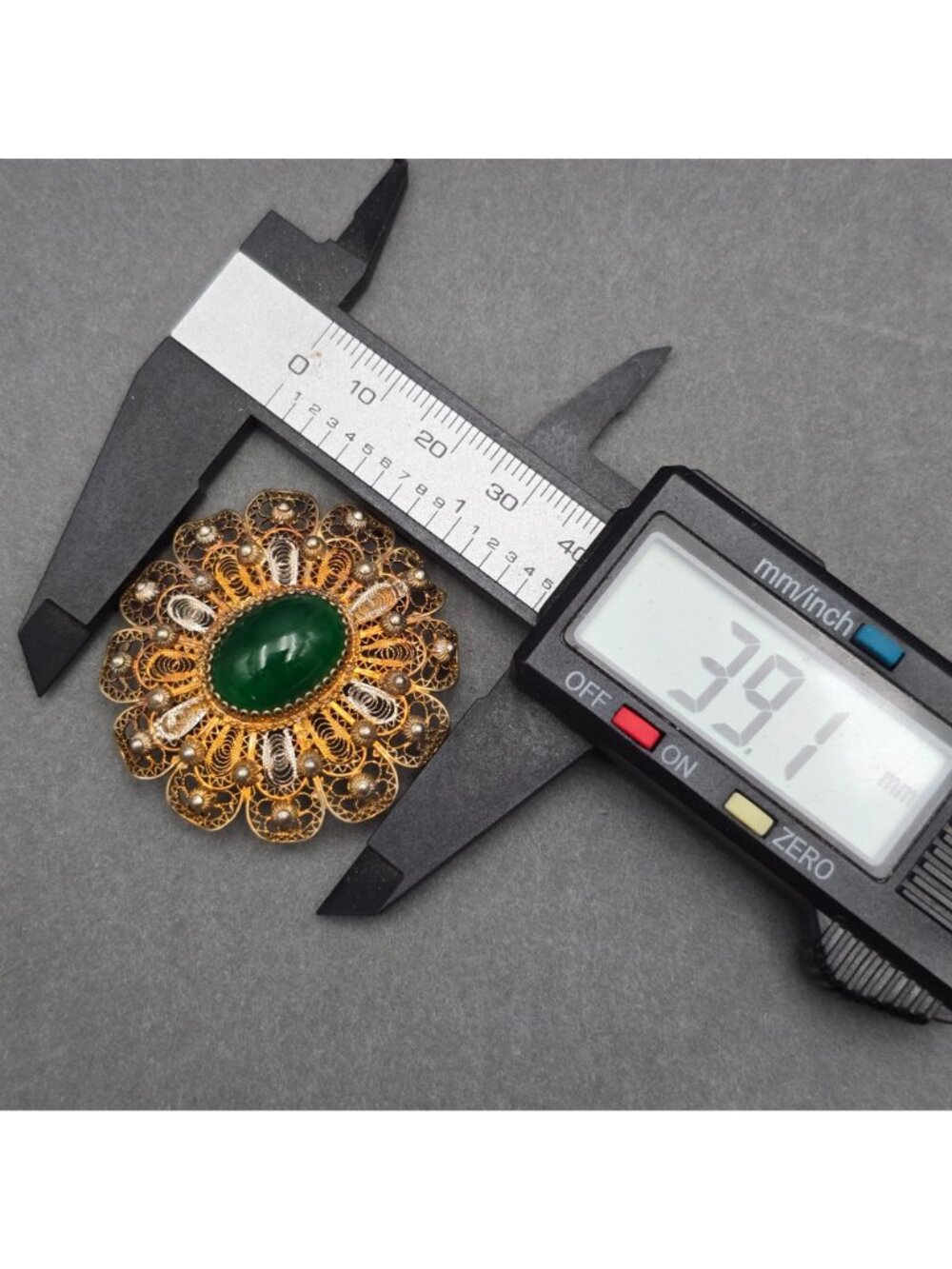 Vintage 830 Silver Vermeil Flower Brooch Green Cabochon Filigree Scandinavian - Picture 11 of 14